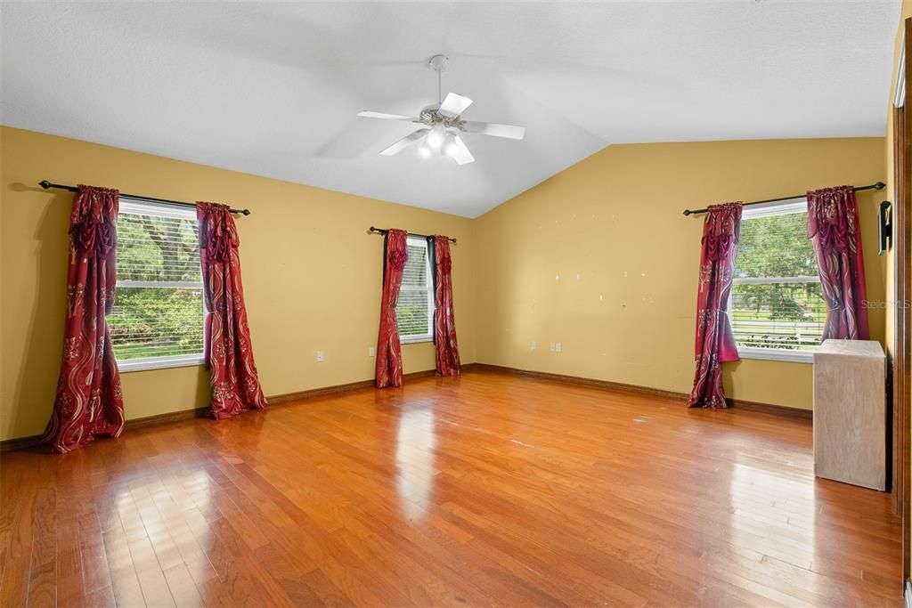 En Venta: $849,000 (6 camas, 4 baños, 4276 Pies cuadrados)