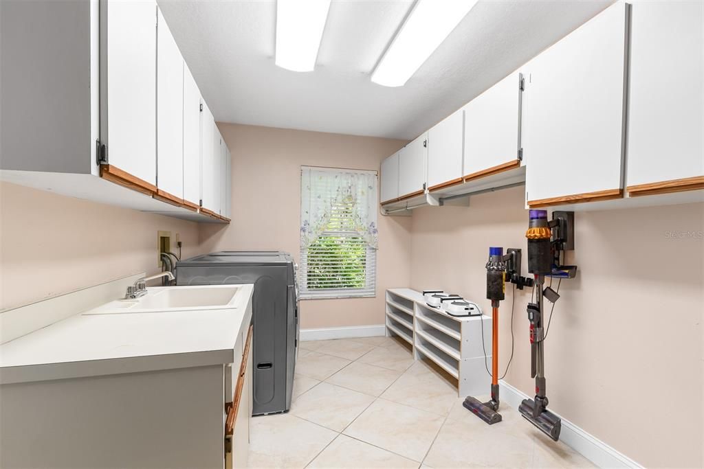 En Venta: $849,000 (6 camas, 4 baños, 4276 Pies cuadrados)