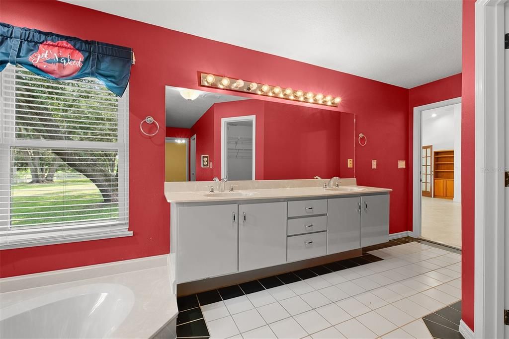 En Venta: $849,000 (6 camas, 4 baños, 4276 Pies cuadrados)