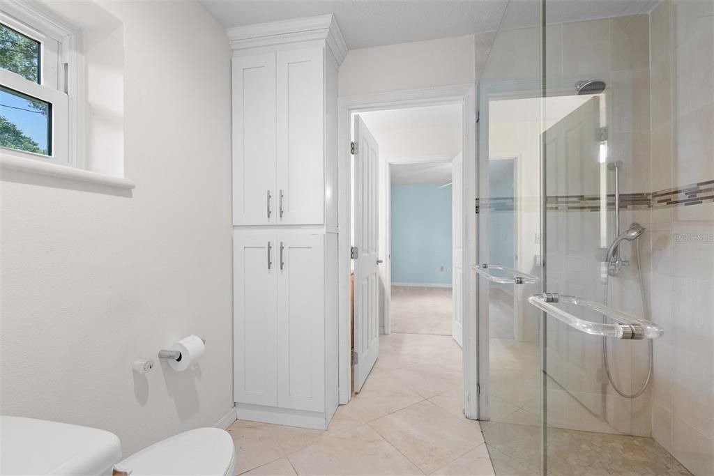 En Venta: $849,000 (6 camas, 4 baños, 4276 Pies cuadrados)