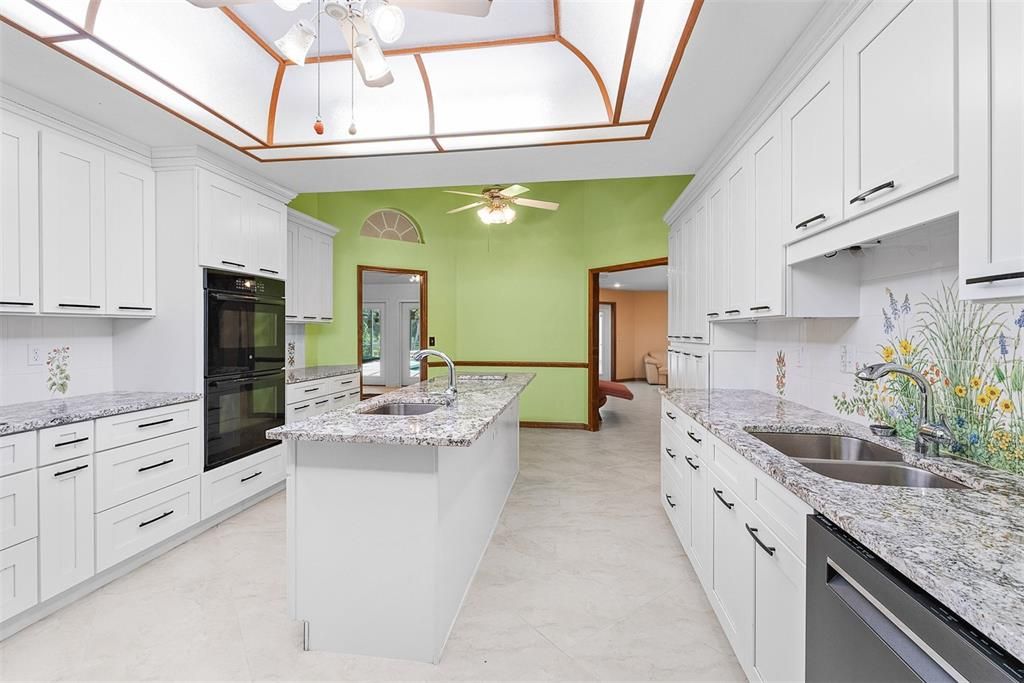 En Venta: $849,000 (6 camas, 4 baños, 4276 Pies cuadrados)