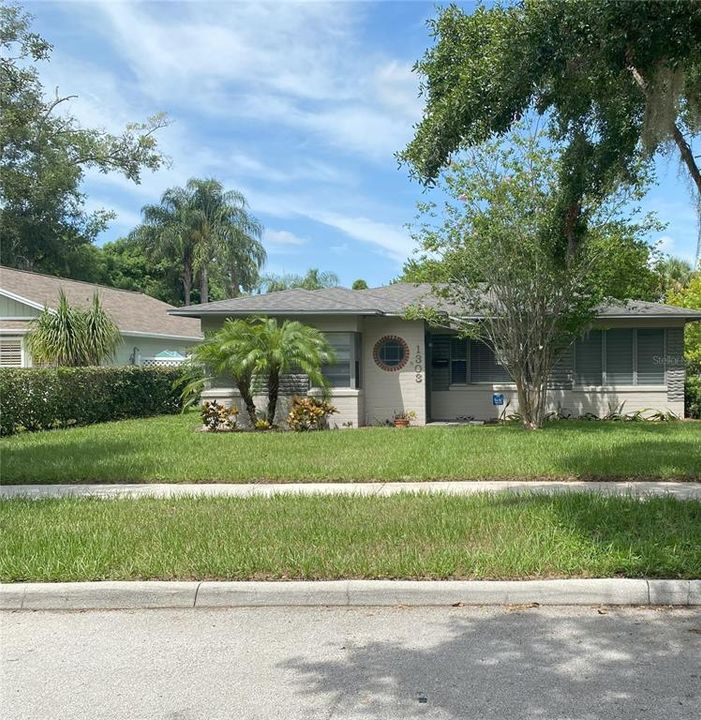 For Rent: $2,750 (3 beds, 2 baths, 1030 Square Feet)