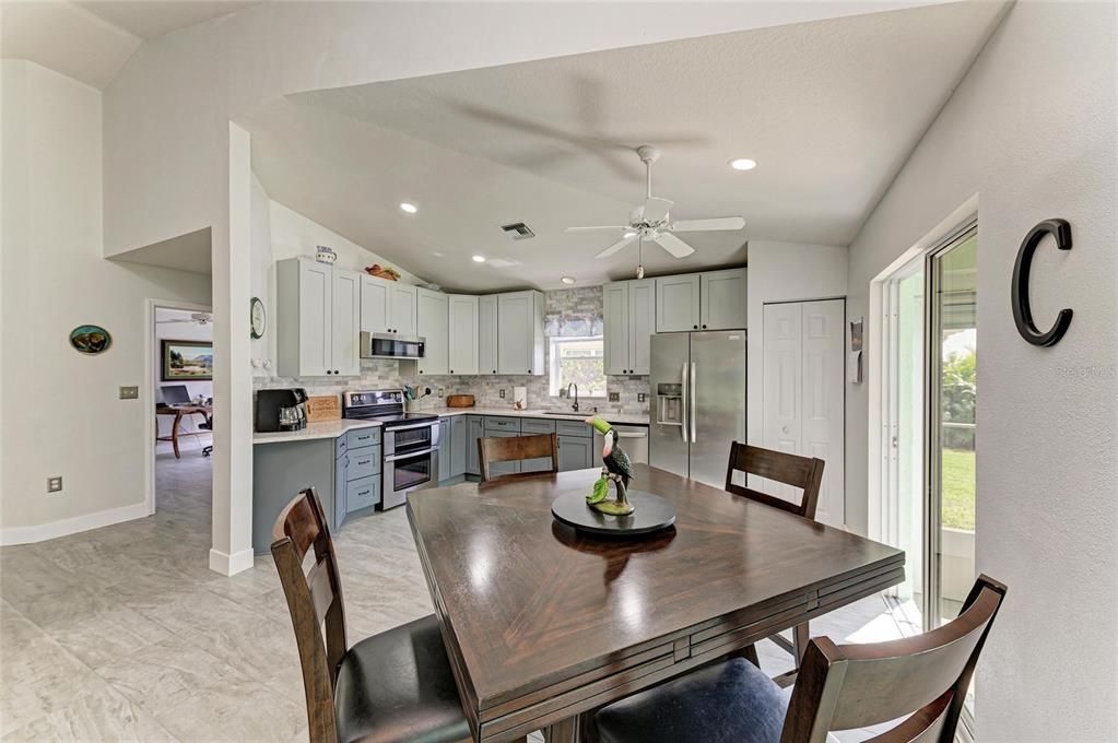 For Sale: $328,000 (3 beds, 2 baths, 1488 Square Feet)