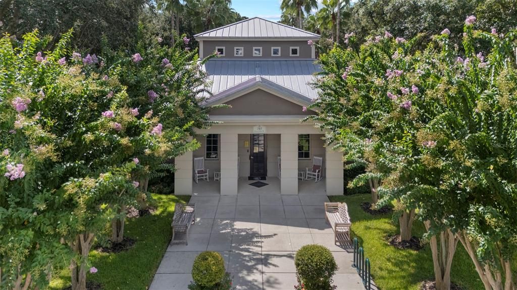 For Sale: $264,000 (2 beds, 2 baths, 996 Square Feet)