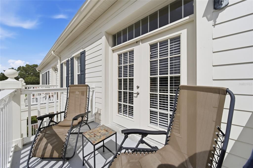 For Sale: $264,000 (2 beds, 2 baths, 996 Square Feet)