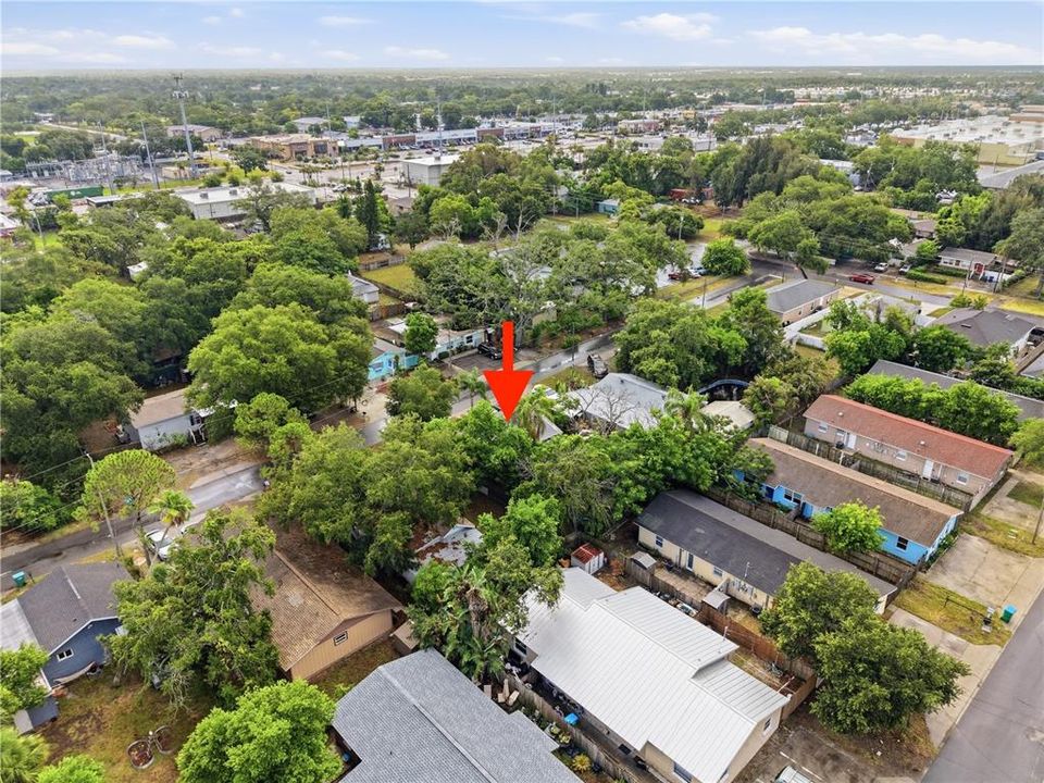 For Sale: $199,900 (2 beds, 1 baths, 717 Square Feet)