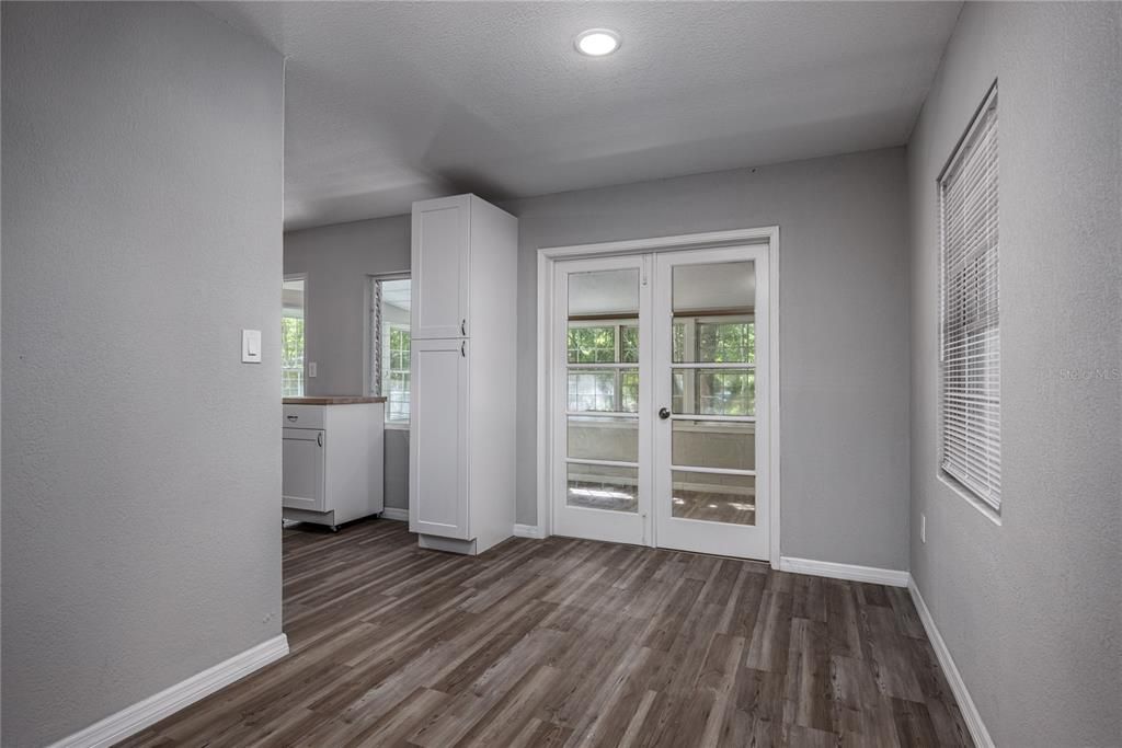 For Sale: $340,000 (3 beds, 2 baths, 1423 Square Feet)