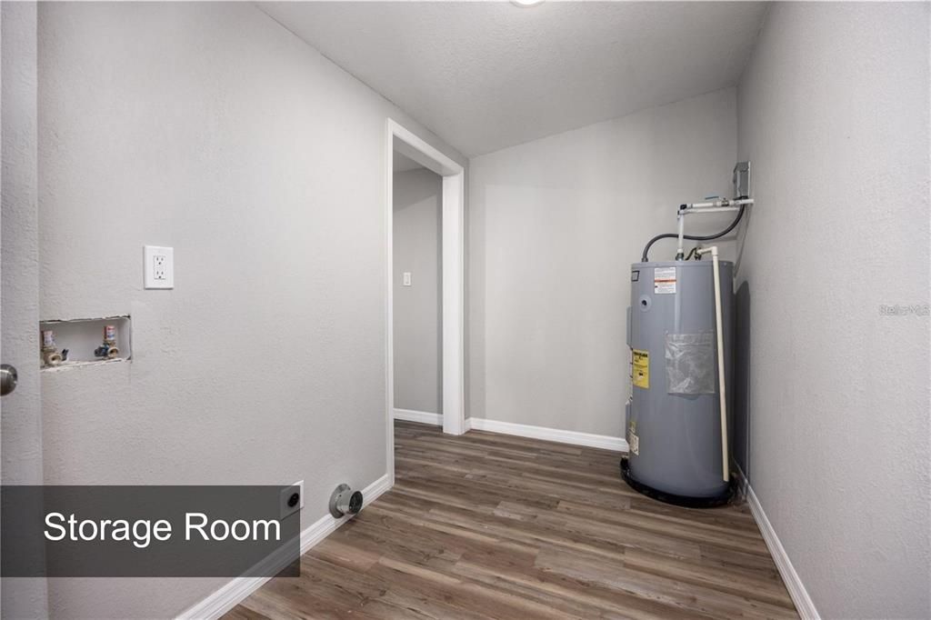 For Sale: $340,000 (3 beds, 2 baths, 1423 Square Feet)