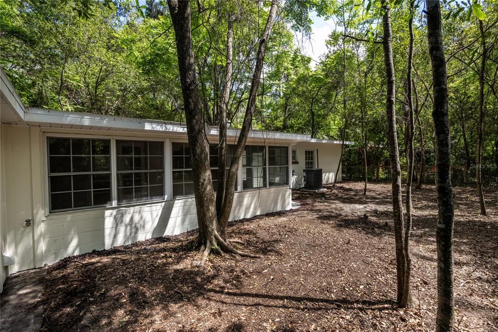For Sale: $340,000 (3 beds, 2 baths, 1423 Square Feet)