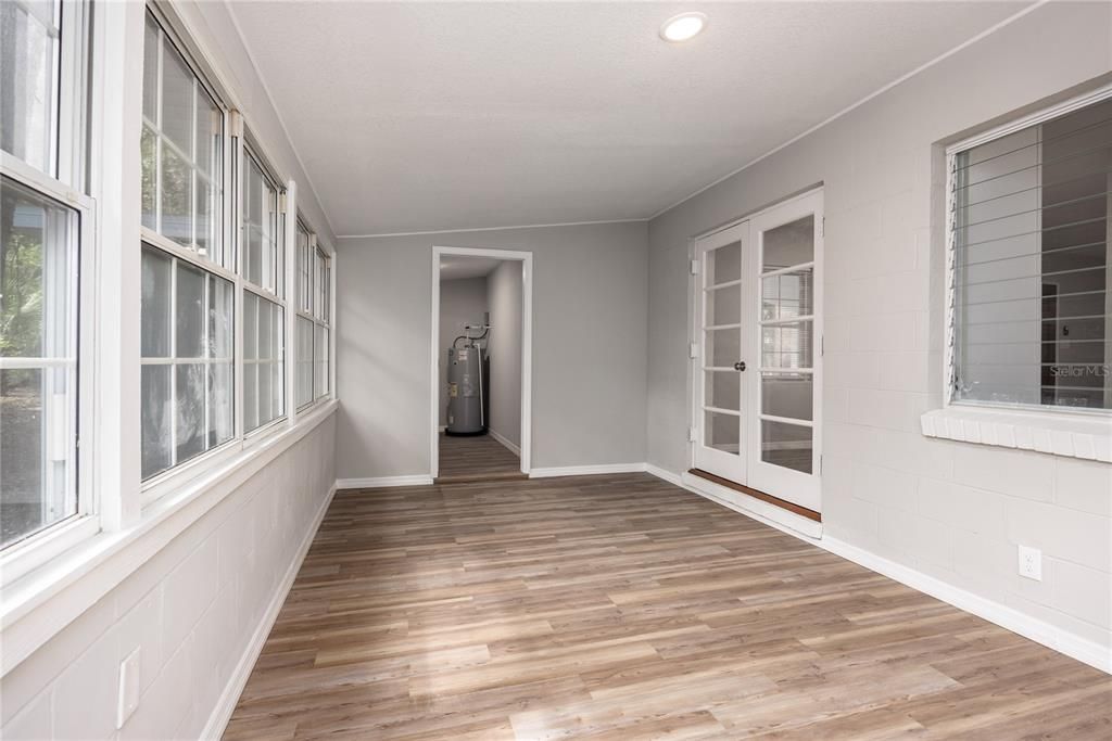 For Sale: $340,000 (3 beds, 2 baths, 1423 Square Feet)