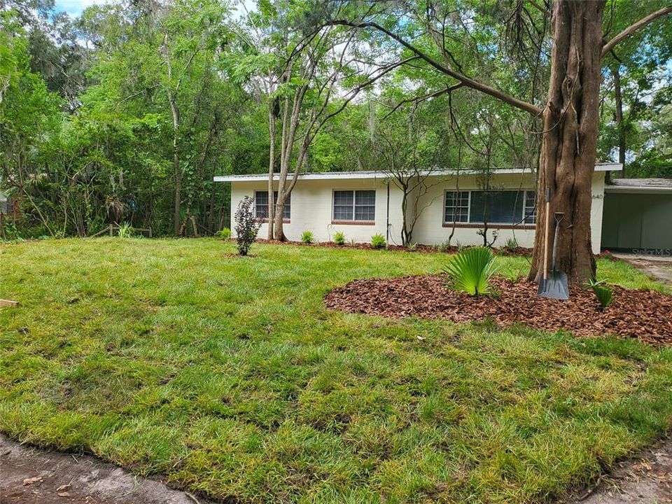 For Sale: $340,000 (3 beds, 2 baths, 1423 Square Feet)