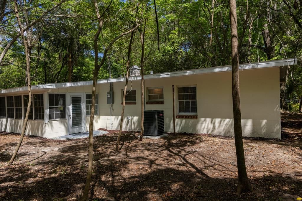 For Sale: $340,000 (3 beds, 2 baths, 1423 Square Feet)