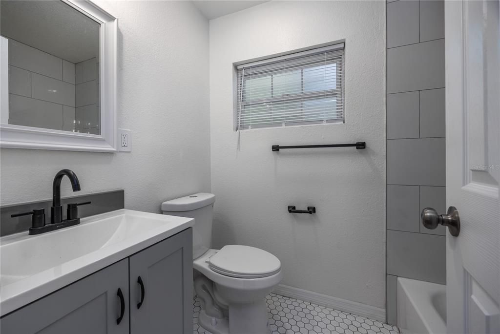 For Sale: $340,000 (3 beds, 2 baths, 1423 Square Feet)