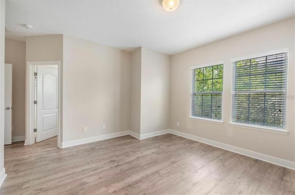 For Rent: $2,900 (3 beds, 2 baths, 1919 Square Feet)