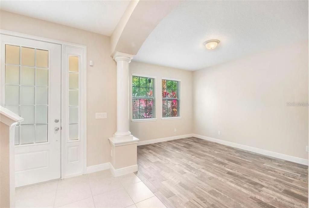 For Rent: $2,900 (3 beds, 2 baths, 1919 Square Feet)