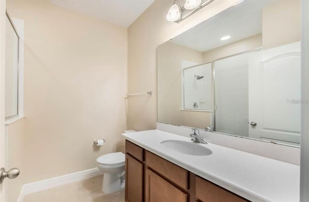 For Rent: $2,900 (3 beds, 2 baths, 1919 Square Feet)