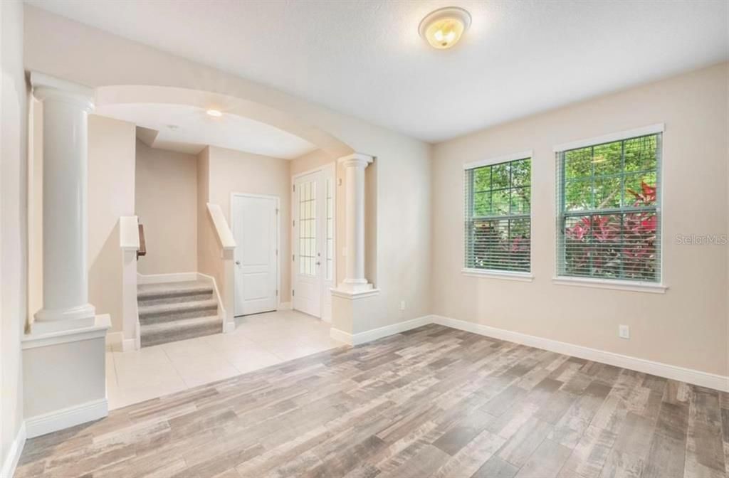 For Rent: $2,900 (3 beds, 2 baths, 1919 Square Feet)