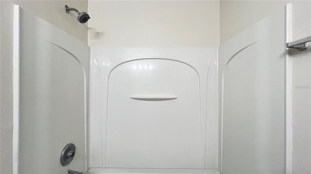 En Venta: $265,000 (4 camas, 3 baños, 1880 Pies cuadrados)