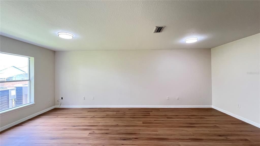 En Venta: $265,000 (4 camas, 3 baños, 1880 Pies cuadrados)