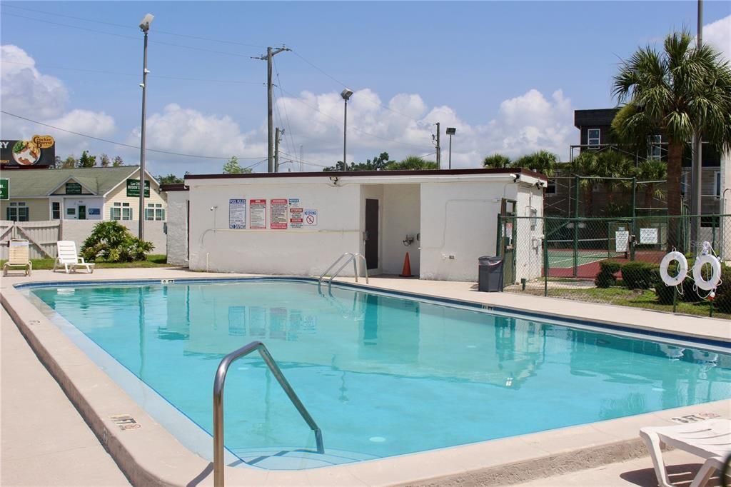 For Rent: $1,700 (2 beds, 1 baths, 1520 Square Feet)