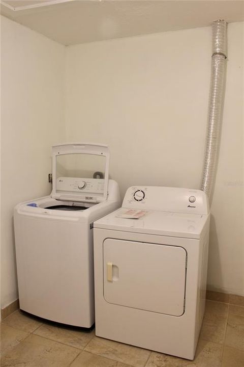 For Rent: $1,700 (2 beds, 1 baths, 1520 Square Feet)