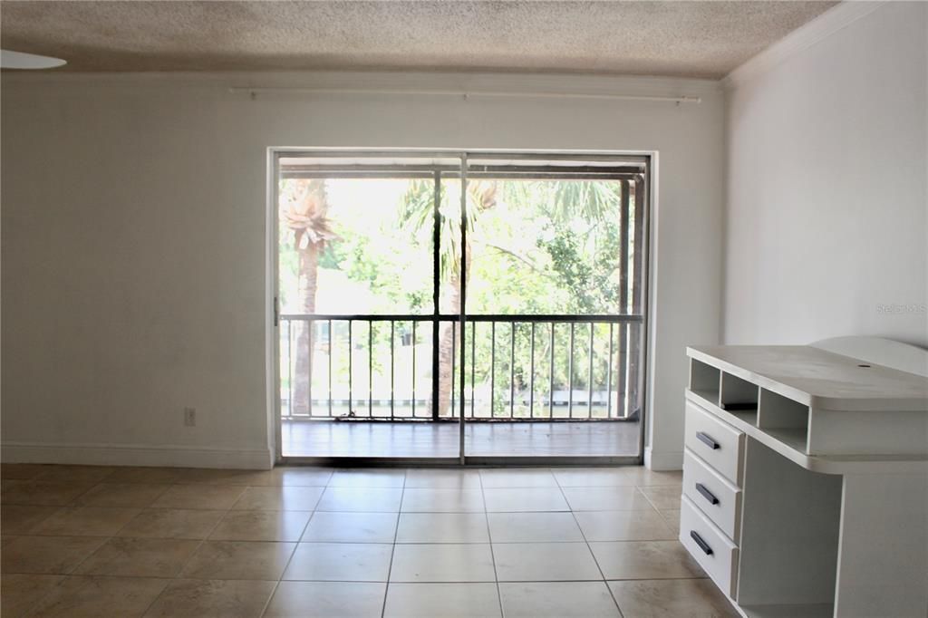 For Rent: $1,700 (2 beds, 1 baths, 1520 Square Feet)