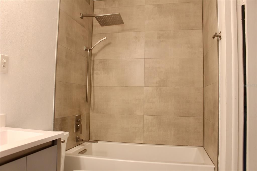 For Rent: $1,700 (2 beds, 1 baths, 1520 Square Feet)