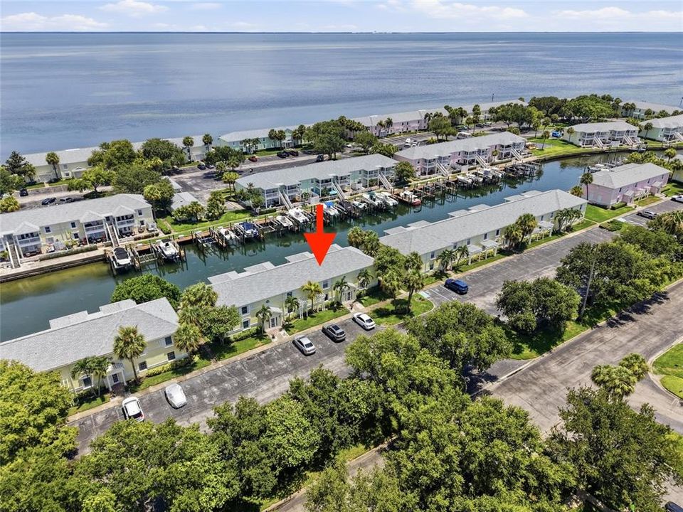 For Sale: $215,000 (1 beds, 1 baths, 562 Square Feet)