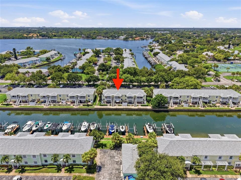For Sale: $215,000 (1 beds, 1 baths, 562 Square Feet)