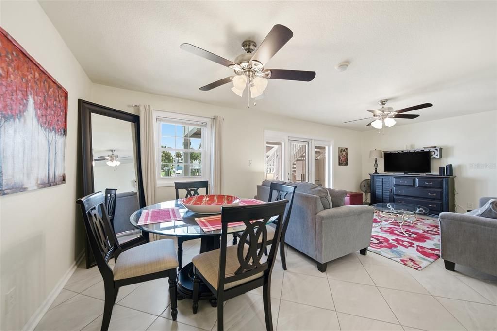 For Sale: $215,000 (1 beds, 1 baths, 562 Square Feet)
