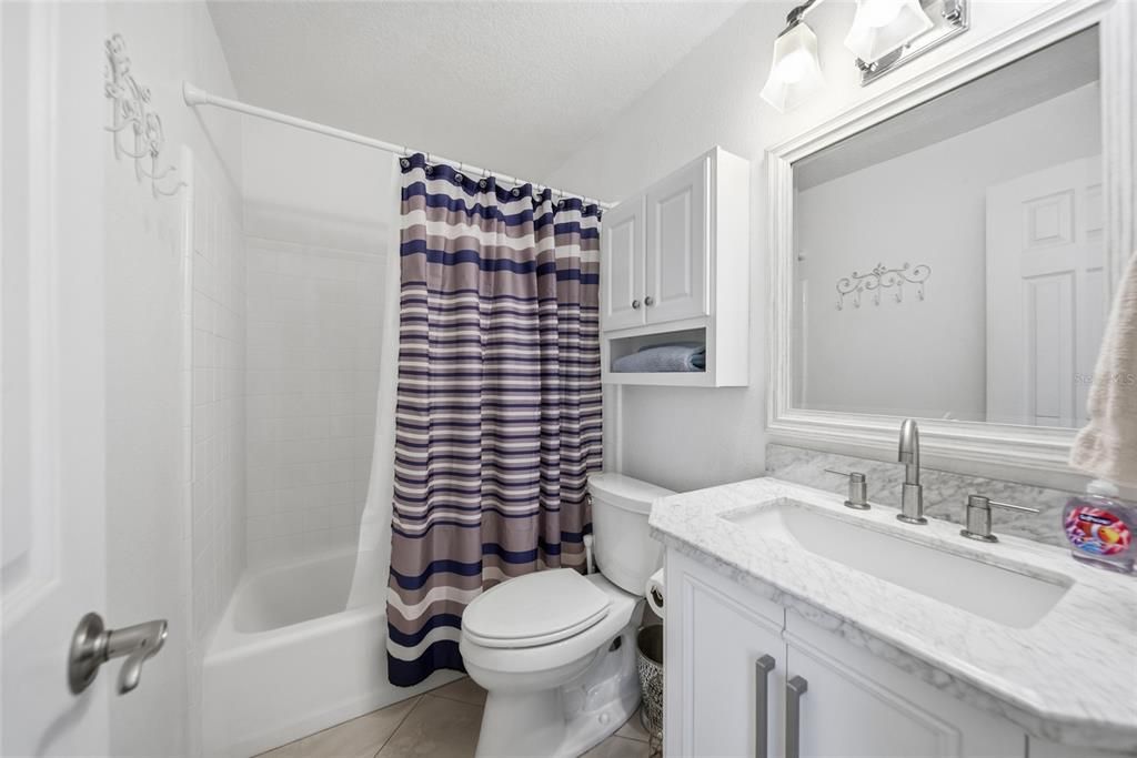 For Sale: $215,000 (1 beds, 1 baths, 562 Square Feet)