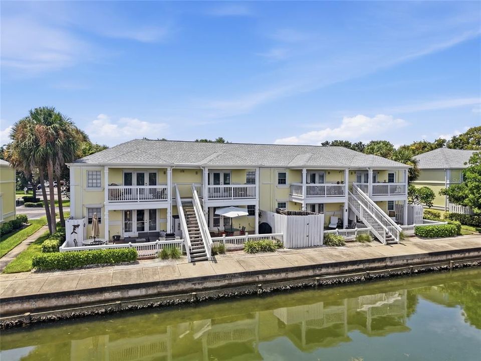 For Sale: $215,000 (1 beds, 1 baths, 562 Square Feet)