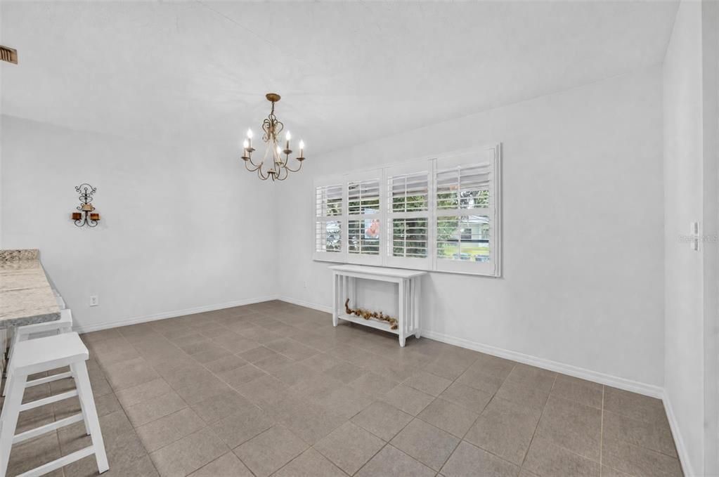 Activo con contrato: $610,000 (3 camas, 2 baños, 1431 Pies cuadrados)
