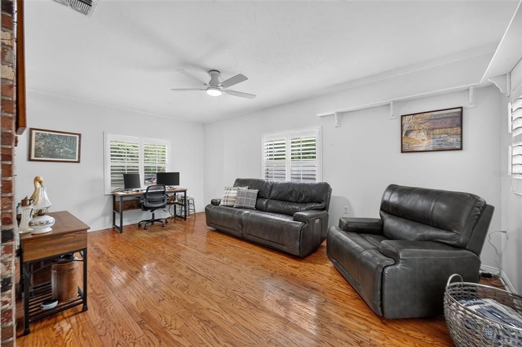 Activo con contrato: $610,000 (3 camas, 2 baños, 1431 Pies cuadrados)