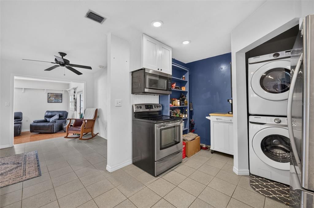 Activo con contrato: $610,000 (3 camas, 2 baños, 1431 Pies cuadrados)