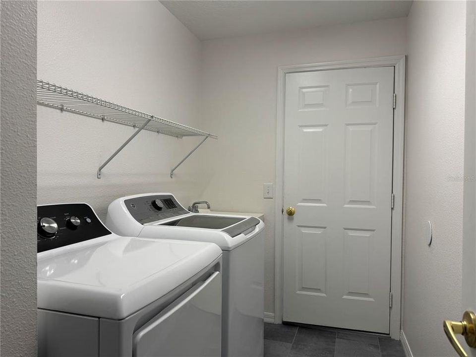 For Rent: $2,490 (2 beds, 2 baths, 1341 Square Feet)