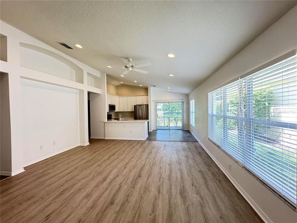 For Rent: $2,490 (2 beds, 2 baths, 1341 Square Feet)