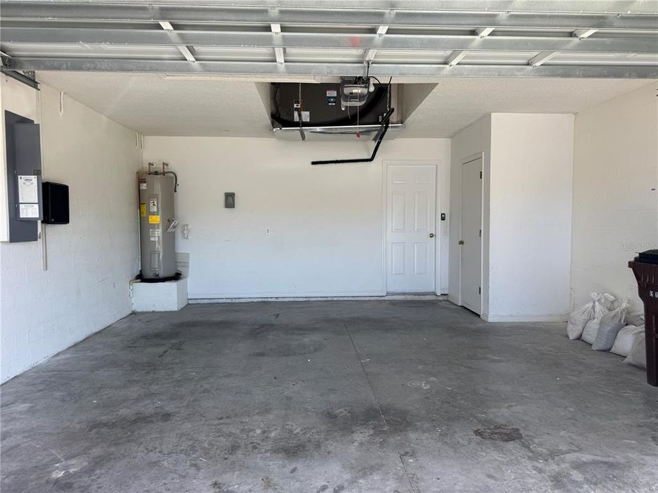 For Rent: $2,490 (2 beds, 2 baths, 1341 Square Feet)