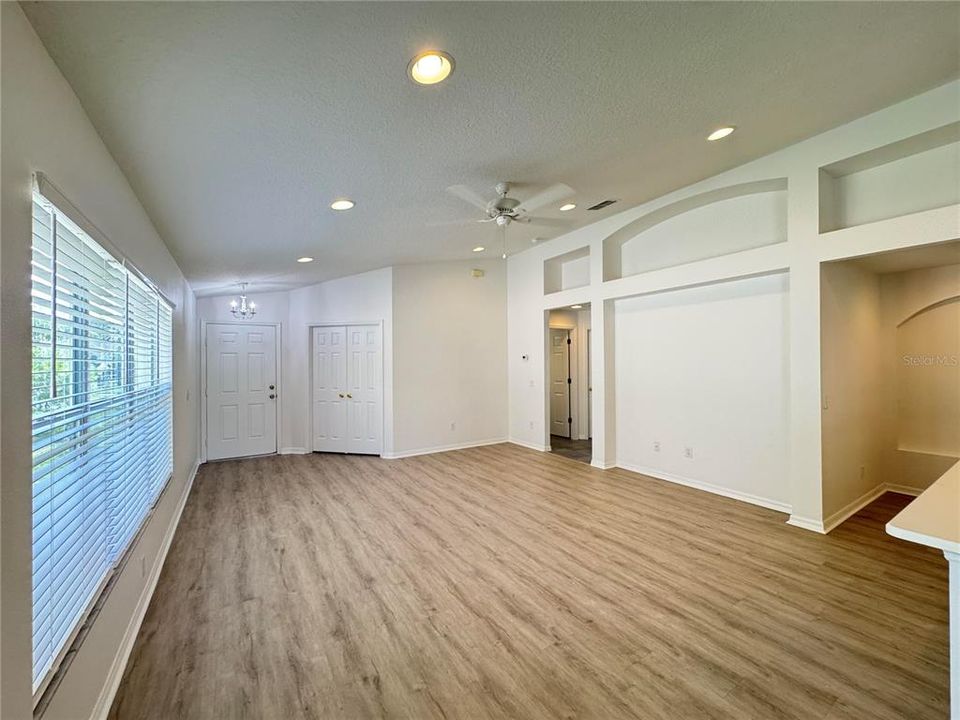 For Rent: $2,490 (2 beds, 2 baths, 1341 Square Feet)