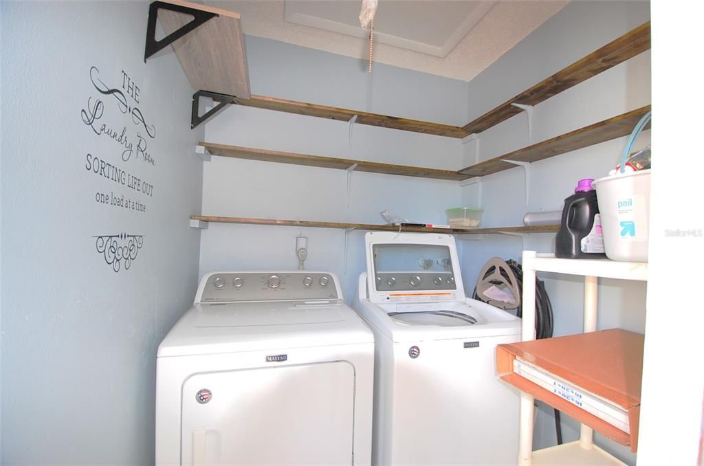 For Rent: $1,700 (2 beds, 2 baths, 871 Square Feet)