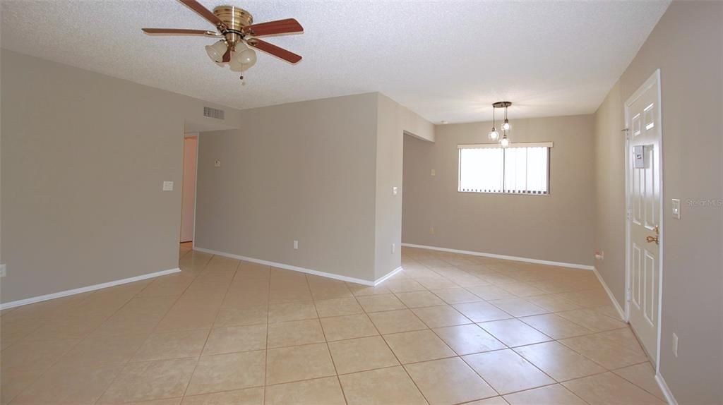 For Rent: $1,700 (2 beds, 2 baths, 871 Square Feet)