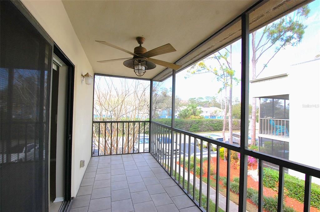For Rent: $1,700 (2 beds, 2 baths, 871 Square Feet)