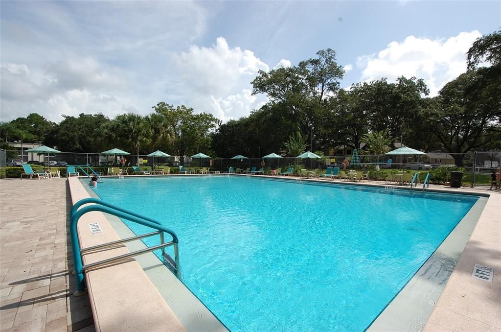 For Rent: $1,700 (2 beds, 2 baths, 871 Square Feet)