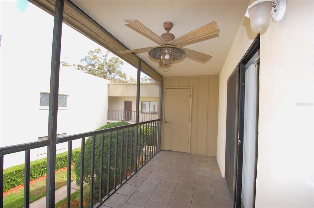 For Rent: $1,700 (2 beds, 2 baths, 871 Square Feet)
