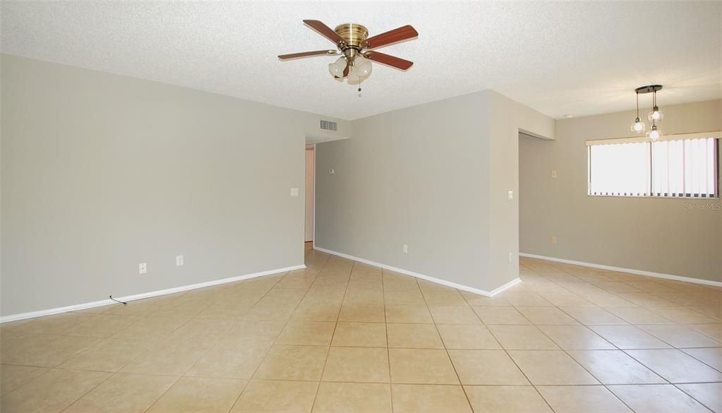 For Rent: $1,700 (2 beds, 2 baths, 871 Square Feet)