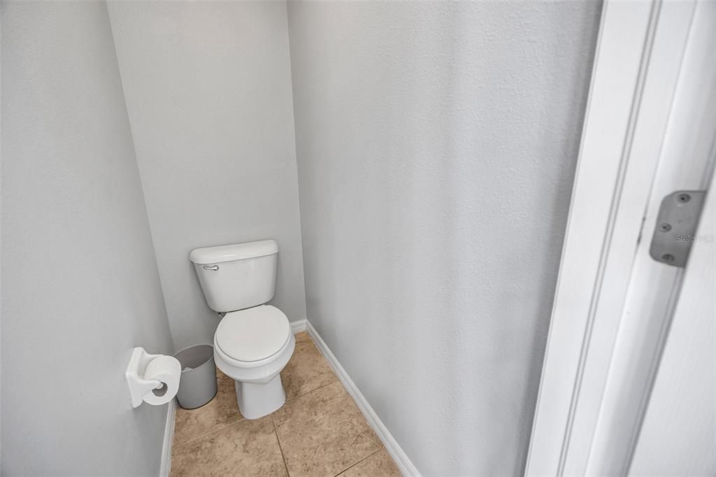 На продажу: $415,999 (4 спален, 2 ванн, 2206 Квадратных фут)
