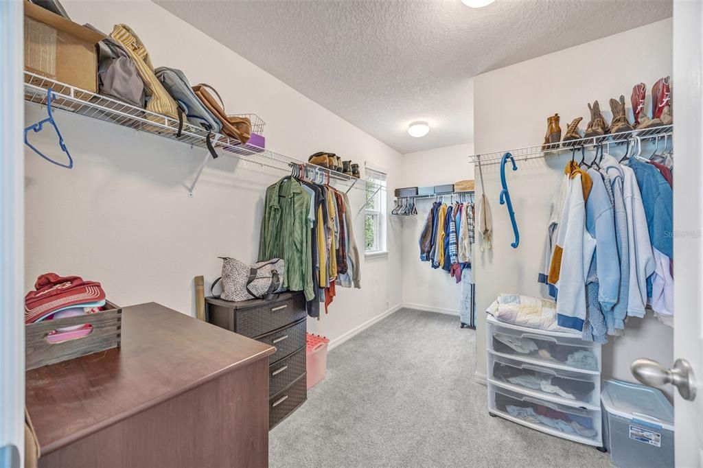 На продажу: $415,999 (4 спален, 2 ванн, 2206 Квадратных фут)