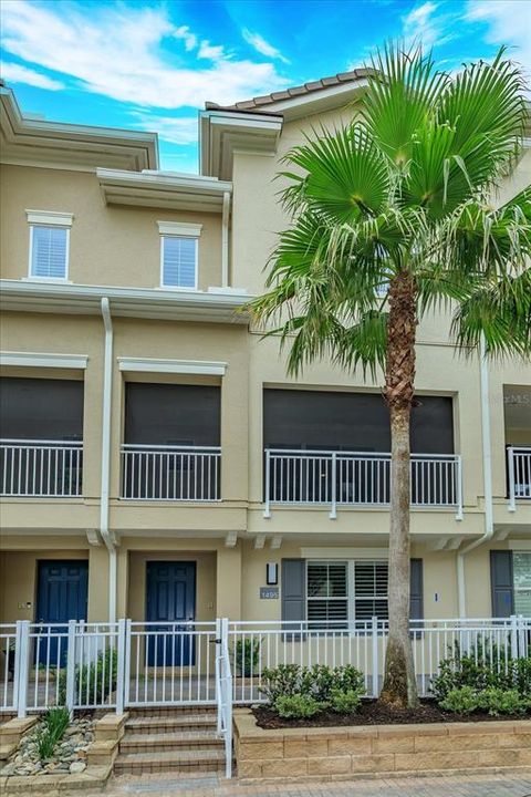 En Venta: $528,000 (3 camas, 3 baños, 2187 Pies cuadrados)