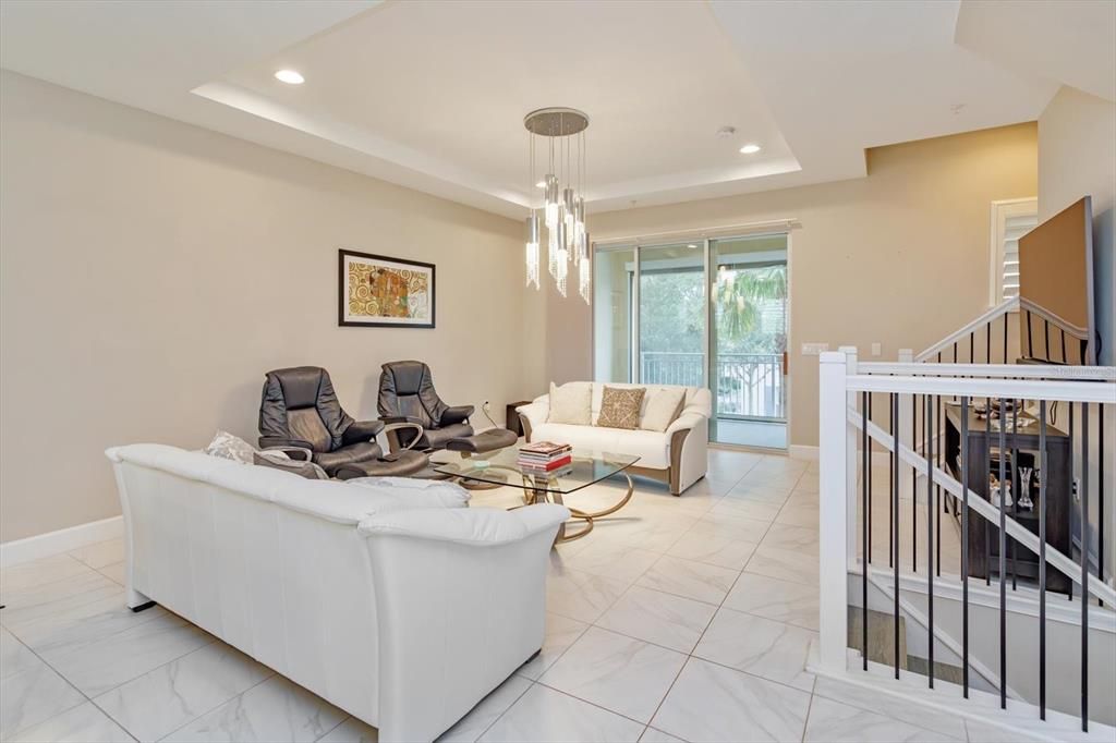 En Venta: $528,000 (3 camas, 3 baños, 2187 Pies cuadrados)