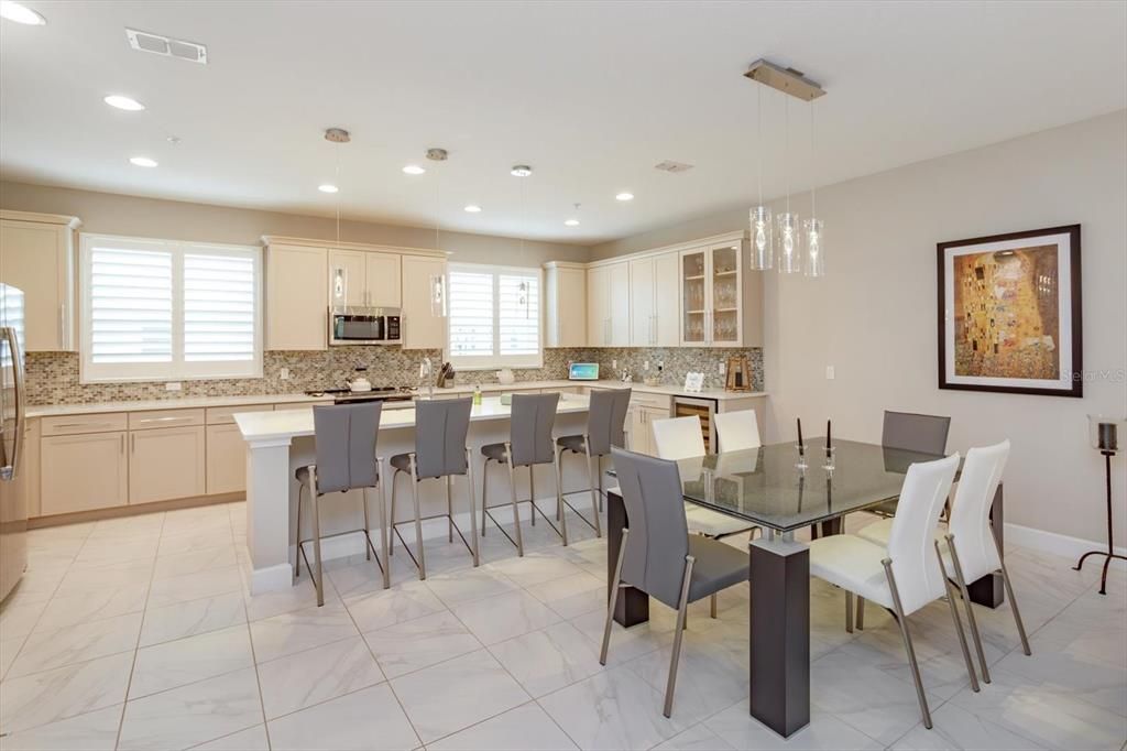 En Venta: $528,000 (3 camas, 3 baños, 2187 Pies cuadrados)